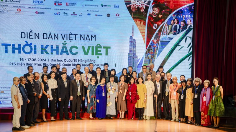 Diễn đàn Thời Khắc Việt: Cần phát triển toàn diện nguồn nhân lực