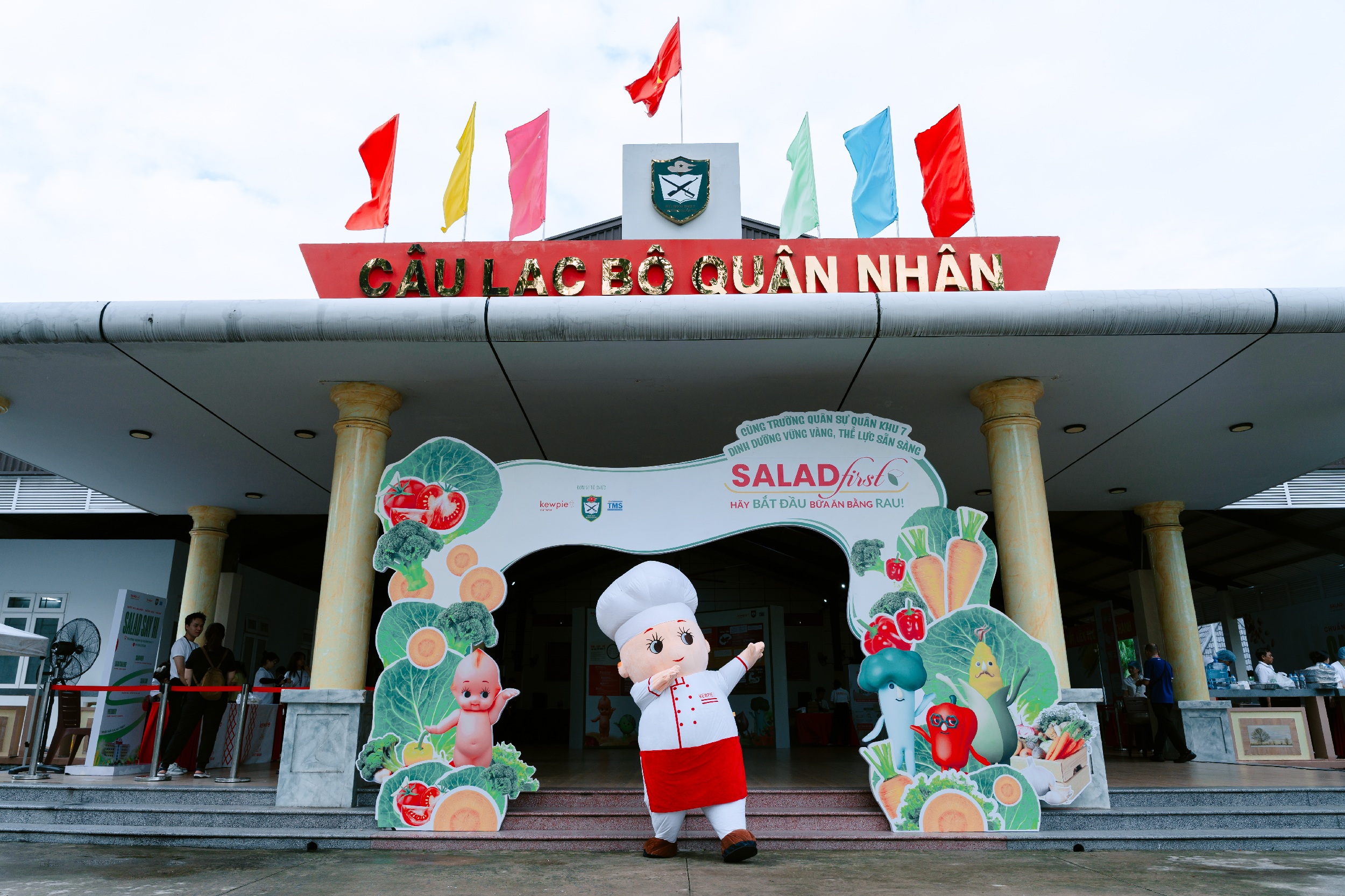 Kết hợp dinh dưỡng và rèn luyện thể lực: Giá trị từ sự kiện Salad First tại Trường Quân sự Quân khu 7